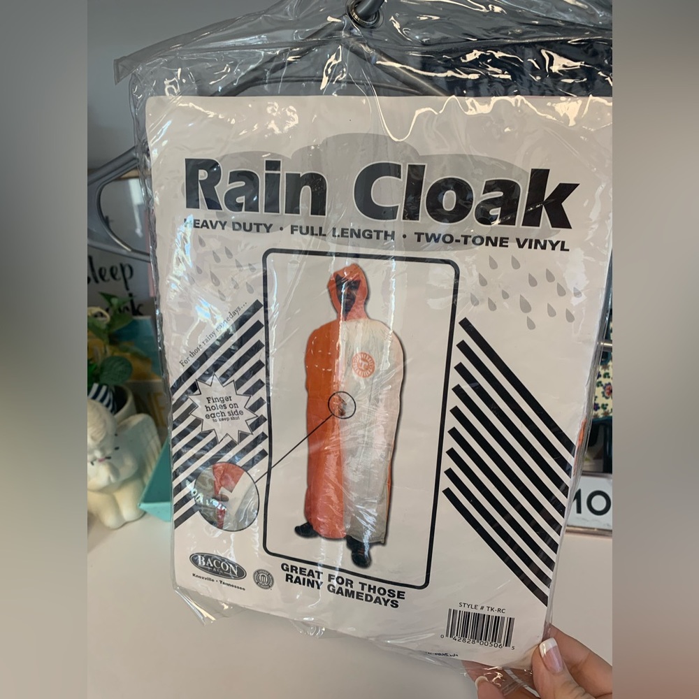 New In Package-Tennessee Vols Rain Cloak one size fits all-